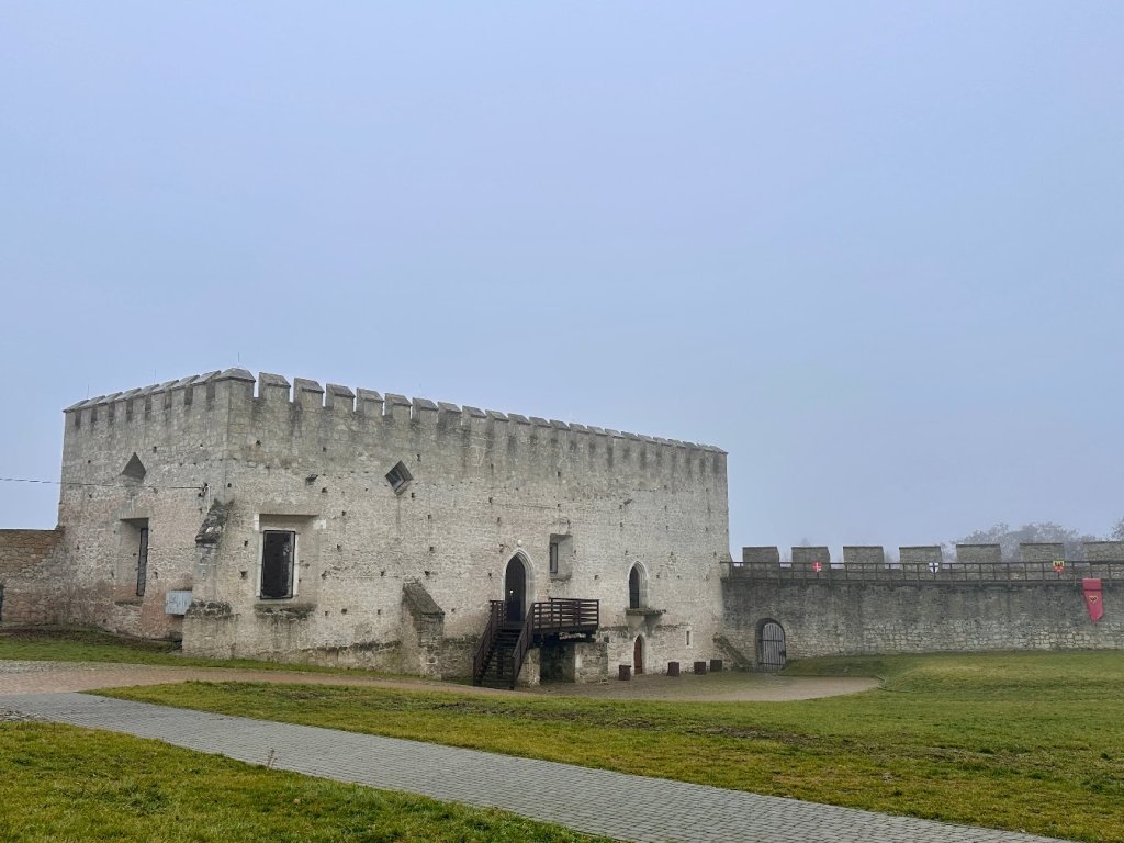 Zamek i ruiny w&nbsp;Szydłowie